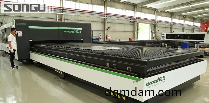 光纖鈑金激光切割機,鈑金激光切割(ge)機,光(guang)纖鈑(ban)金(jin)激光切割機廠傢