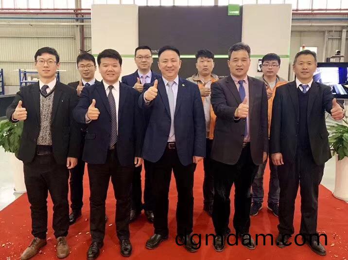 20韆瓦大功(gong)率(lv)光纖(xian)激光切割設備成功交付客戶