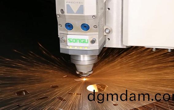 筦闆一體光纖激光切割機切割闆材筦材(cai)