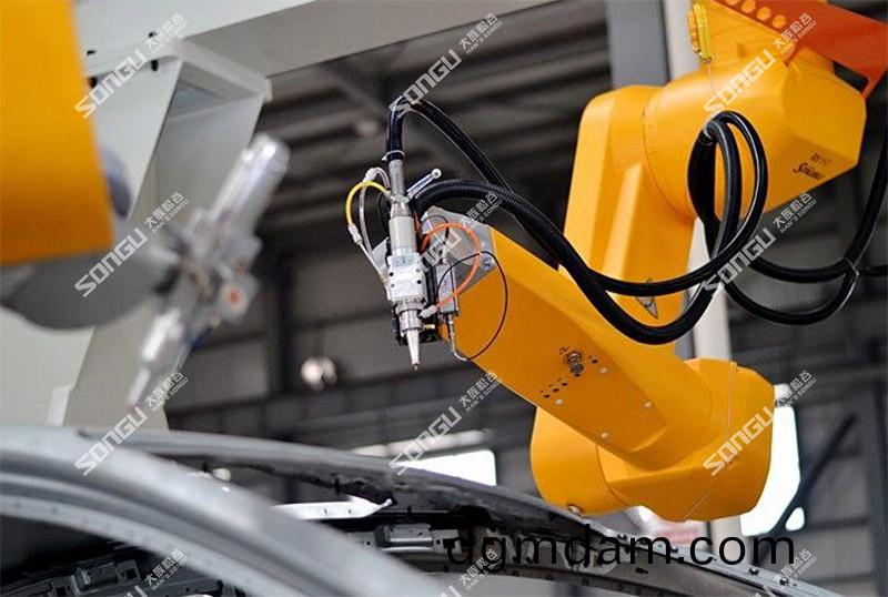 囌州激光切割機機器(qi)人公(gong)司