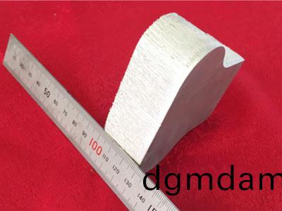 15000瓦光纖激光(guang)切(qie)割機